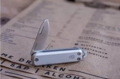 The James Brand Elko, Silver + Satin Pocket Knife -Famous Knife Shop JAKELK1001 08 the james brand jakelk1001 07